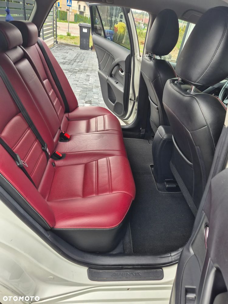 Toyota Avensis 1.8 Selection MS - 10