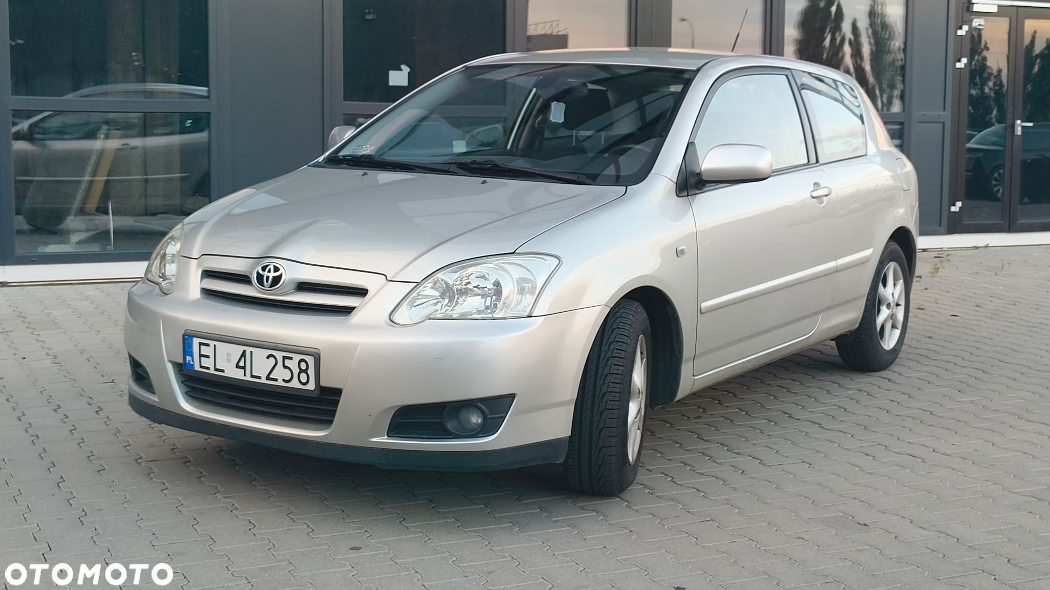 Toyota Corolla - 1