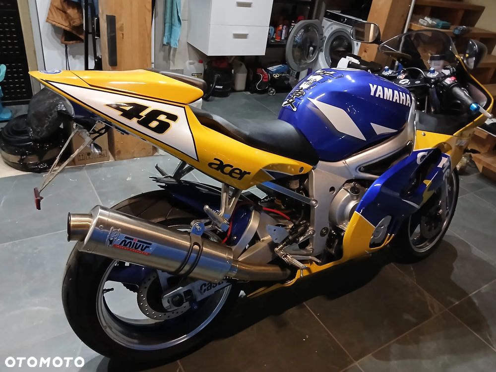 Yamaha R6 - 3