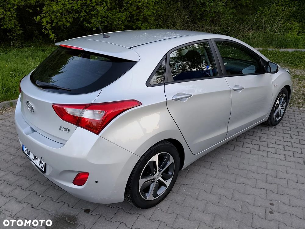 Hyundai i30 blue 1.4 Passion - 6