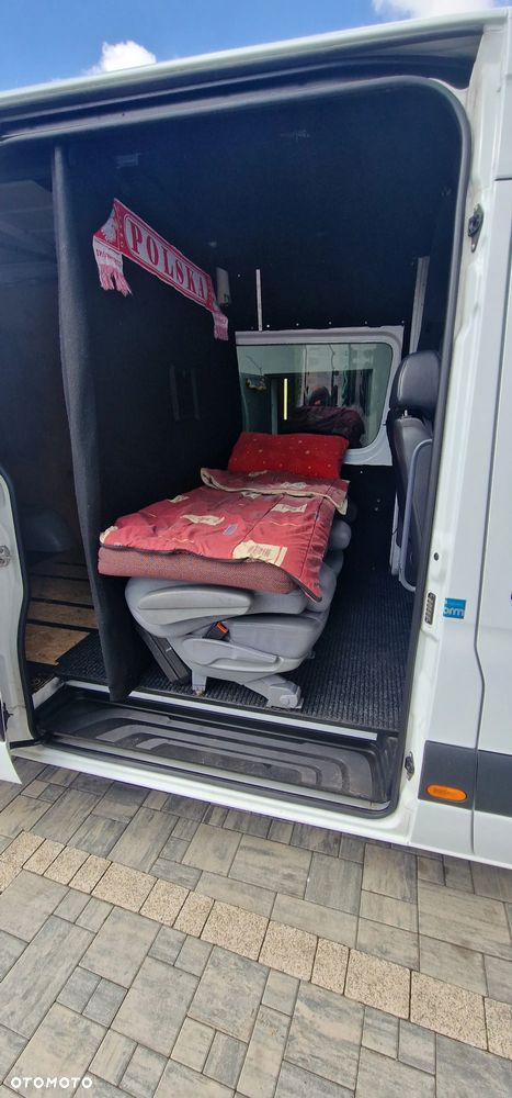 Mercedes-Benz Sprinter - 11