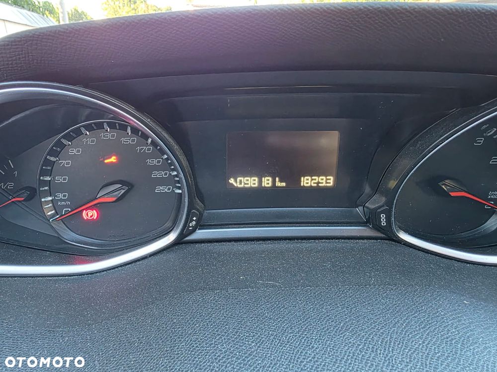 Peugeot 308 PureTech 130 GPF EAT8 Stop & Start Active - 18