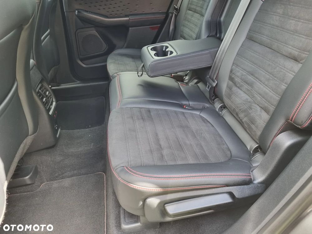 Ford Kuga 2.0 TDCi 2x4 ST-Line - 29