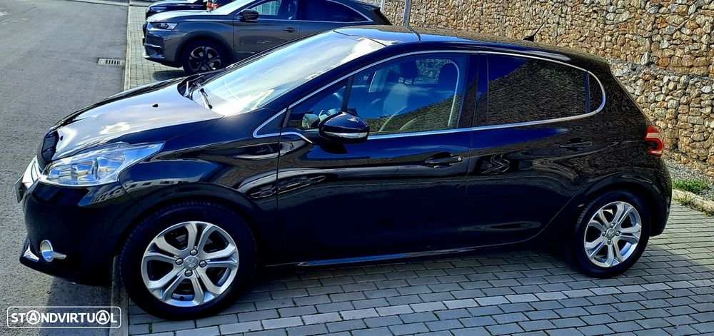 Peugeot 208 1.4 HDi Allure - 24