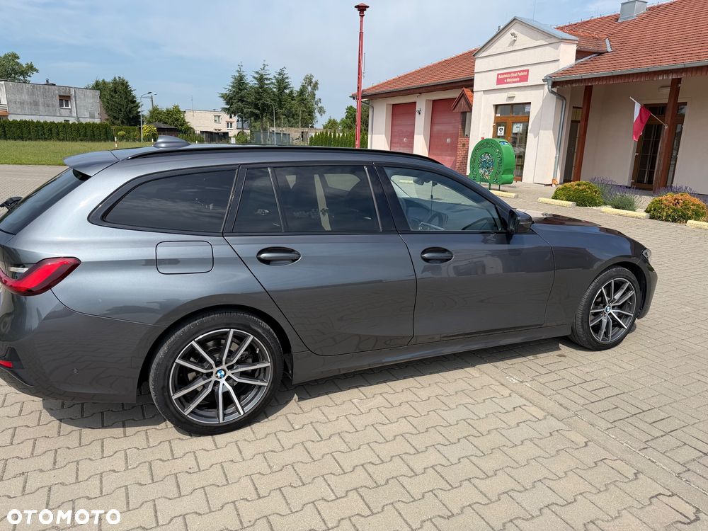 BMW Seria 3 320d Sport Line - 4