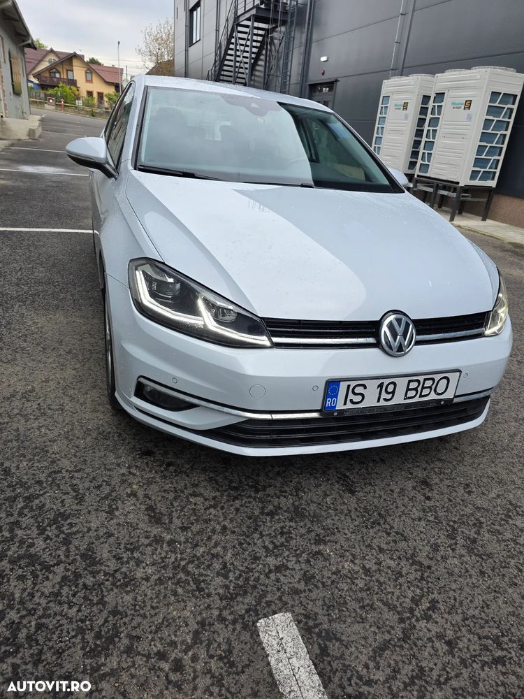 Volkswagen Golf - 5