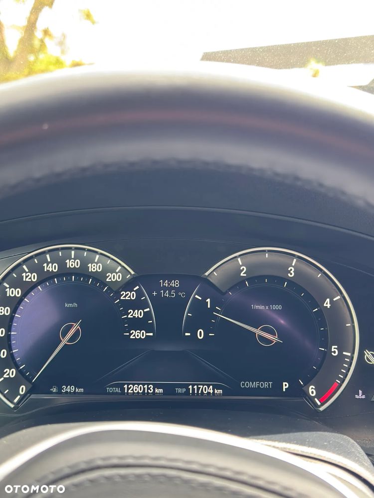BMW Seria 5 520d xDrive - 6