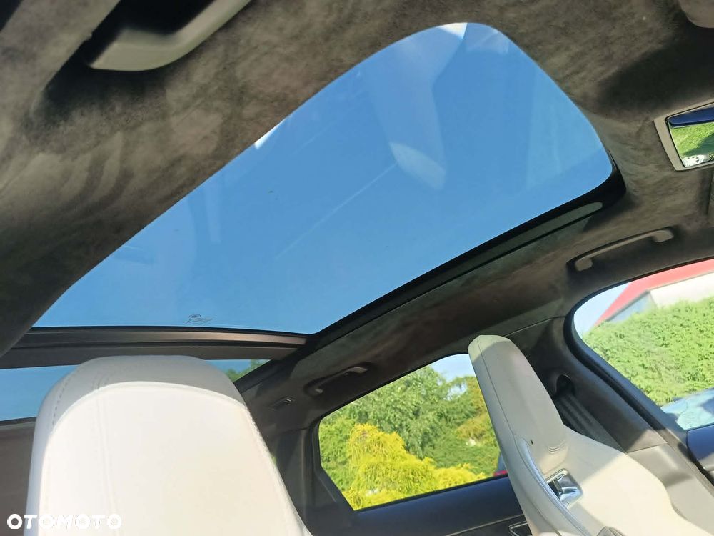 Jaguar F-Pace P550 AWD SVR - 25