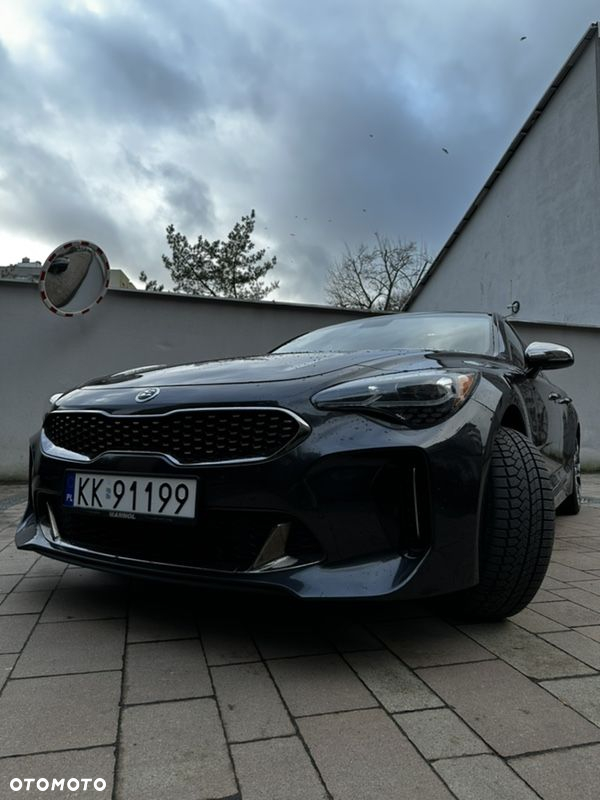 Kia Stinger - 9