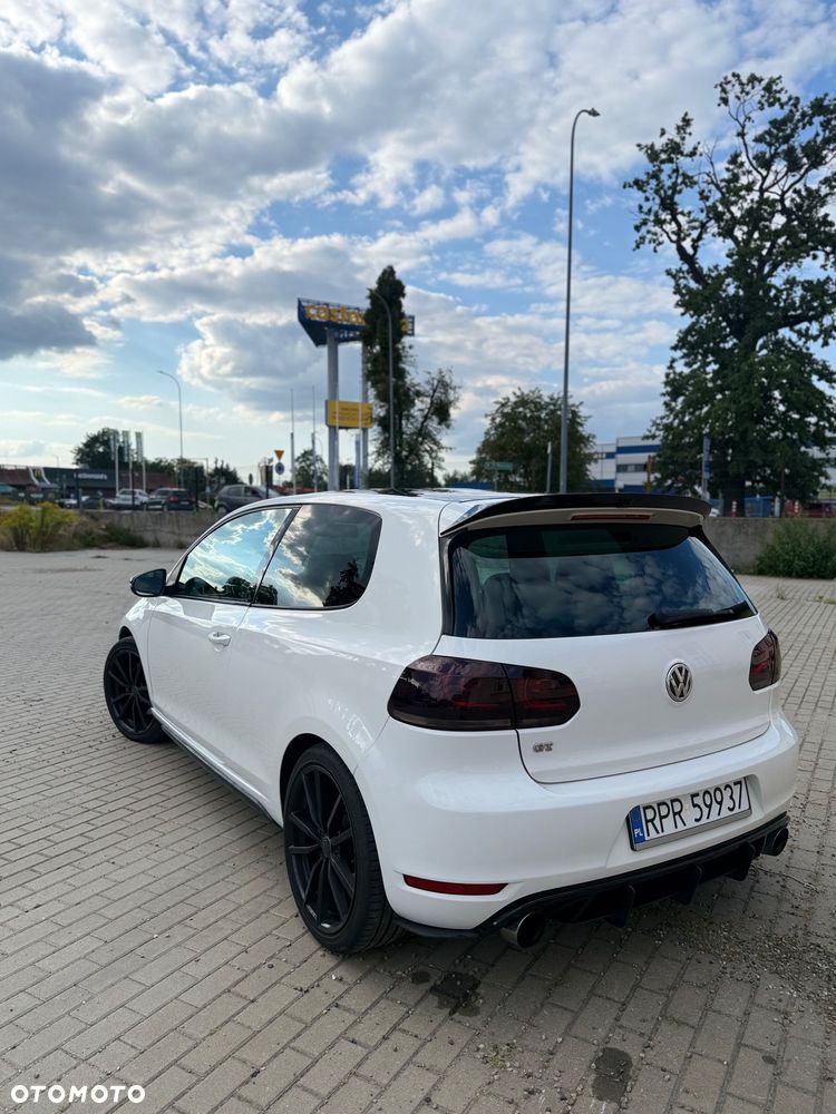 Volkswagen Golf 2.0 GTI - 8