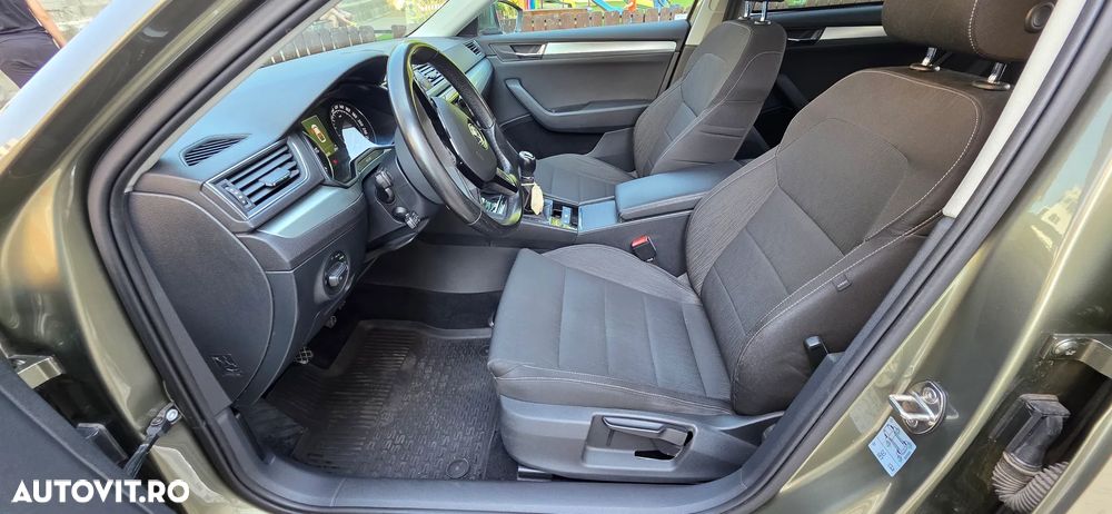 Skoda Superb 2.0 TDI Ambition - 28