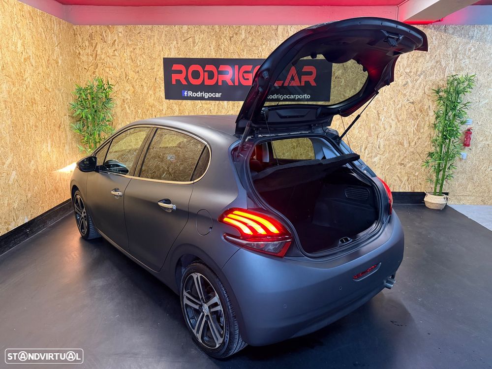 Peugeot 208 1.2 PureTech GT Line - 20