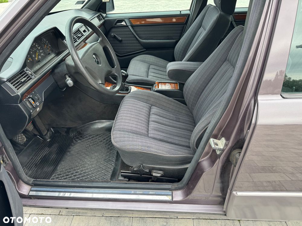 Mercedes-Benz W124 (1984-1993) - 16