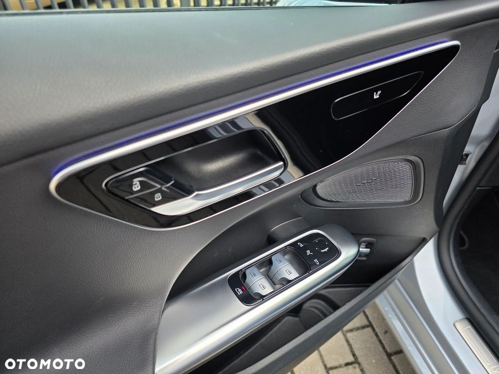 Mercedes-Benz Klasa C 220 d 4Matic 9G-TRONIC Avantgarde - 28