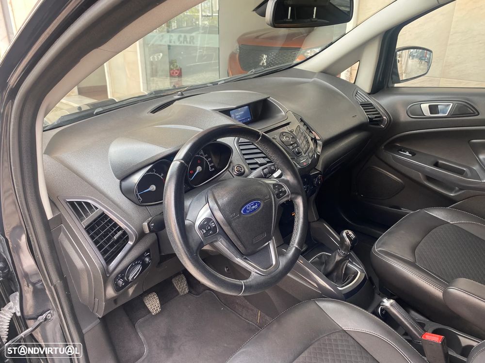 Ford EcoSport 1.0 EcoBoost Titanium - 32