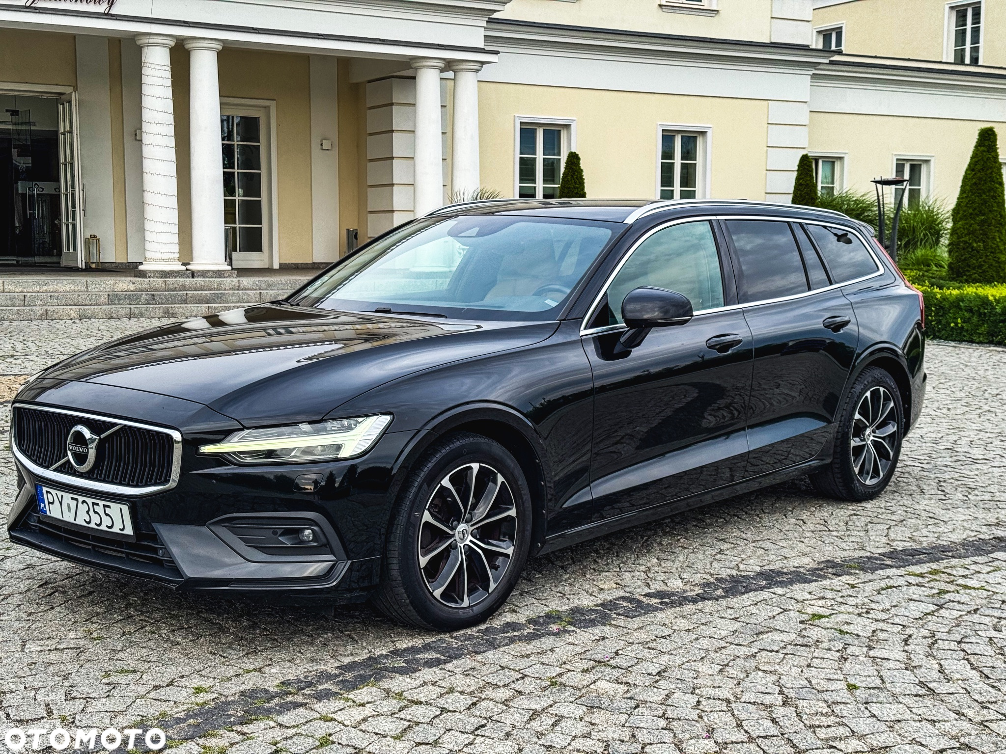 Volvo V60 D4 Momentum Pro - 21
