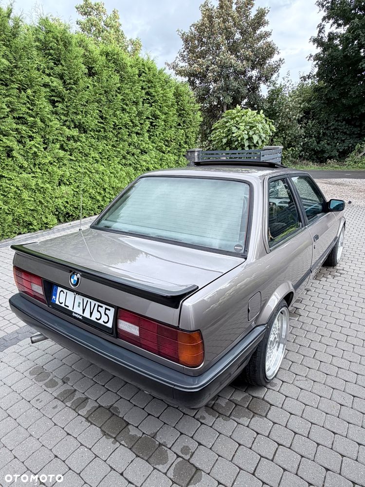 BMW Seria 3 318i - 13
