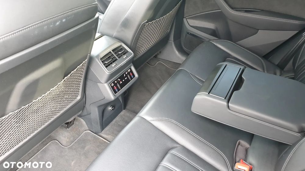 Audi e-tron 55 quattro S line - 23