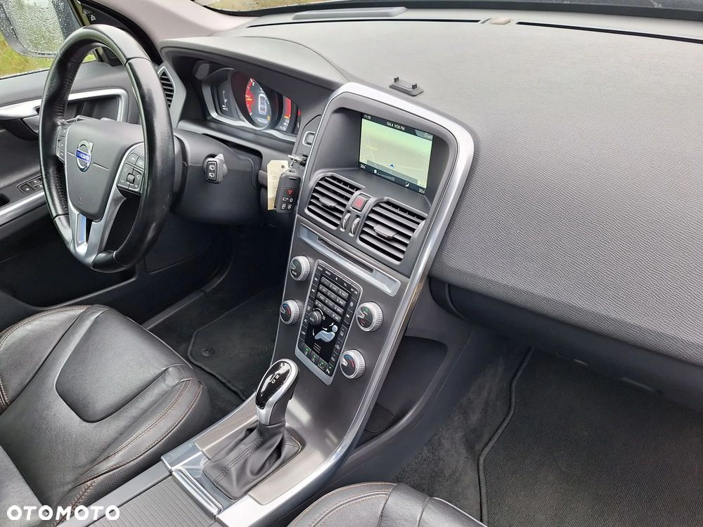 Volvo XC 60 D3 Drive-E Momentum - 14