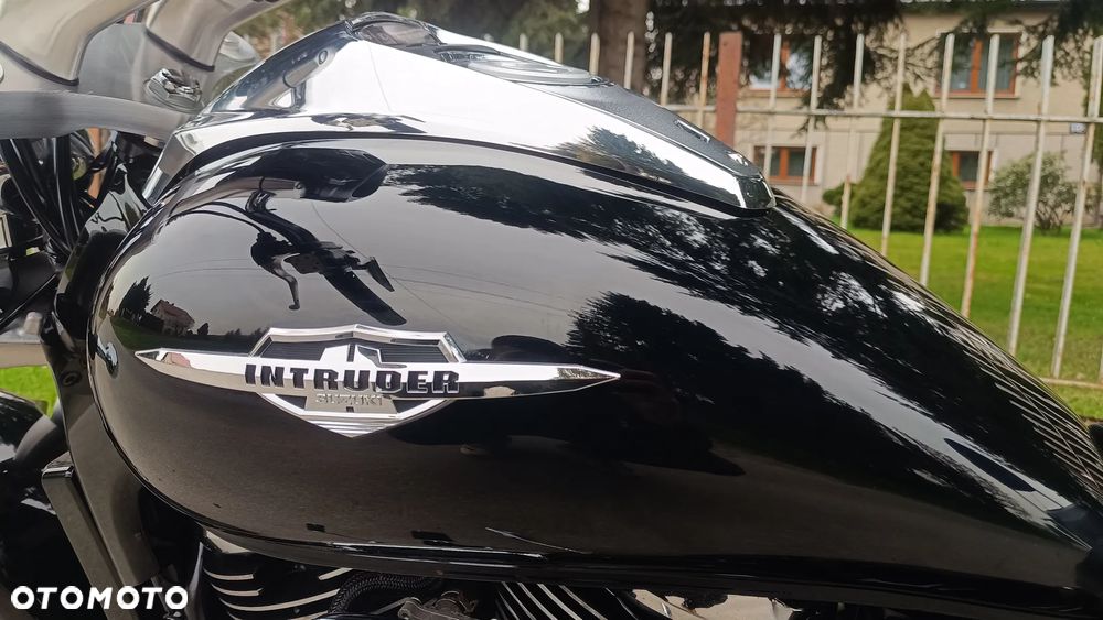 Suzuki Intruder - 7