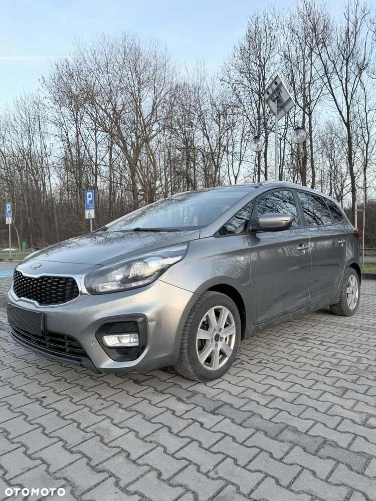 Kia Carens - 29