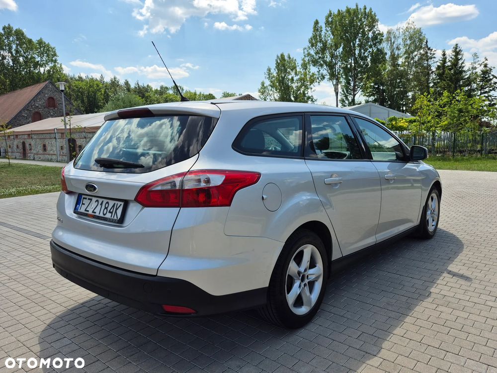 Ford Focus 1.6 TDCi Ambiente - 4