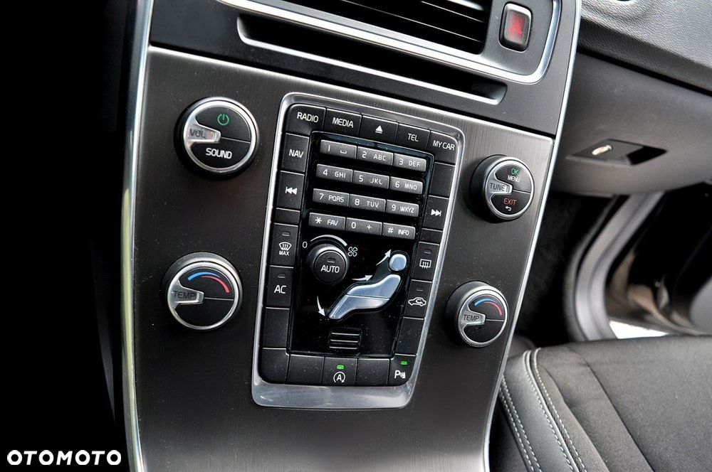 Volvo V60 D3 Geartronic Momentum - 7