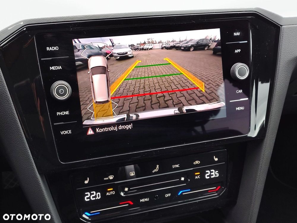 Volkswagen Passat Variant 2.0 TDI EVO Business DSG - 16