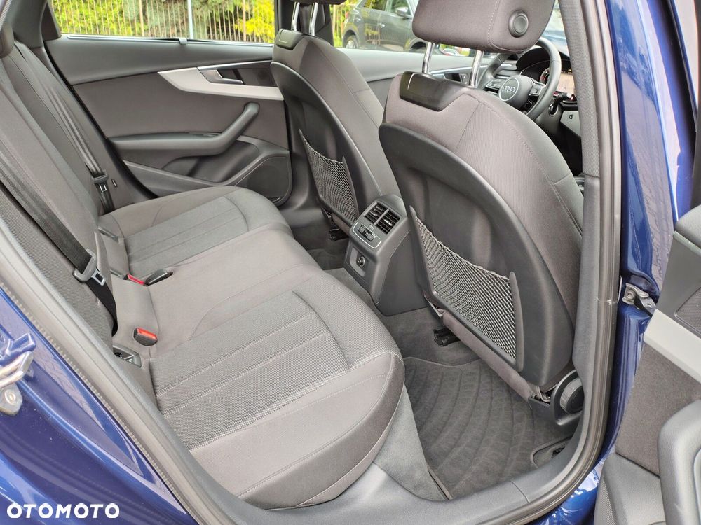Audi A4 Limousine - 17