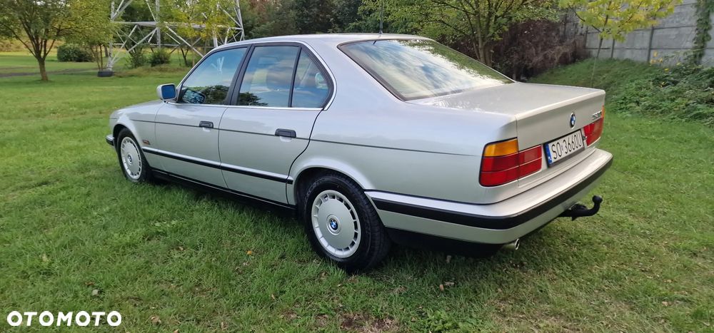 BMW Seria 5 520i - 26