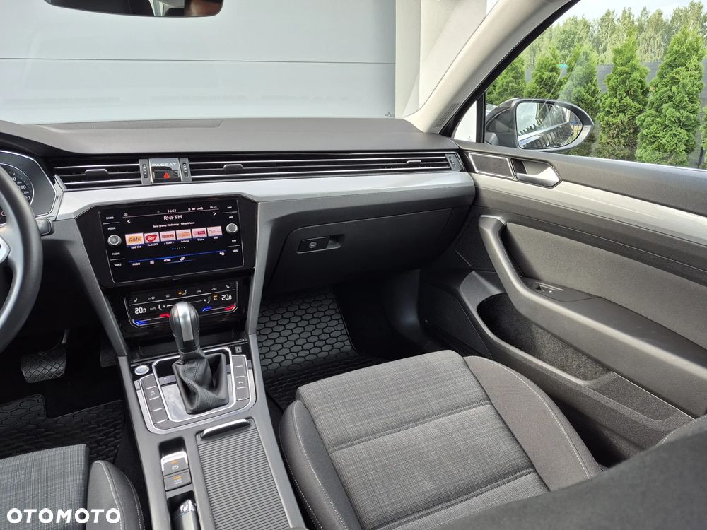 Volkswagen Passat 2.0 TSI Business DSG - 20