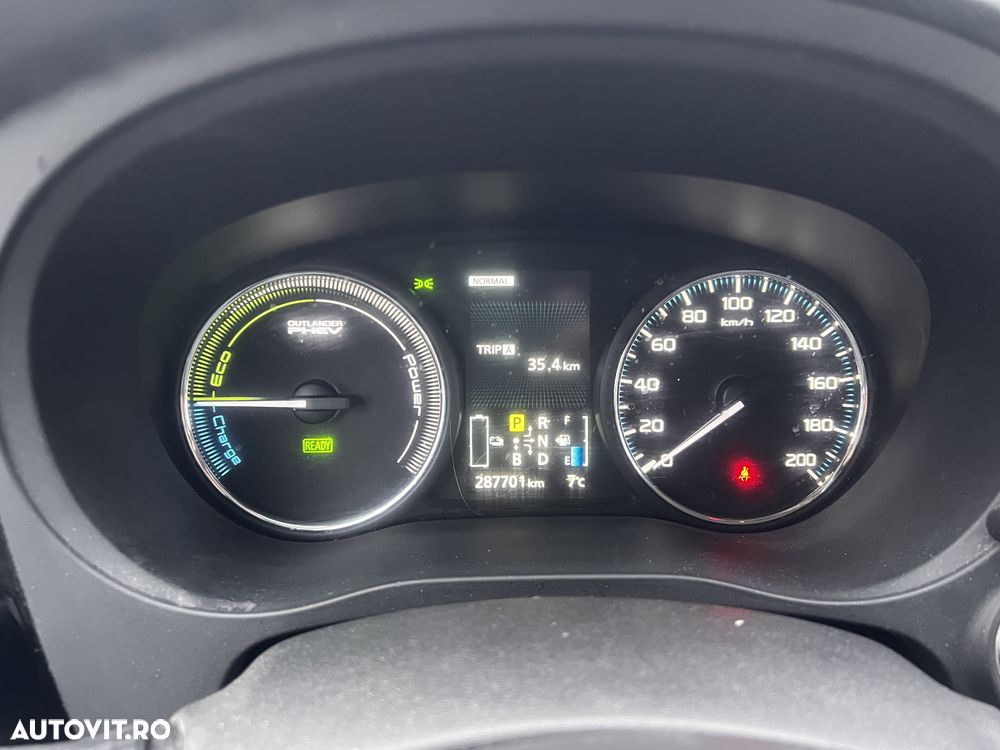 Mitsubishi Outlander 2.0 4WD - 12