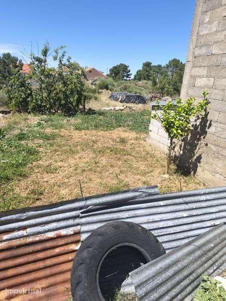 Vendo um terreno urbano com uma casa em construção - Grande imagem: 4/8