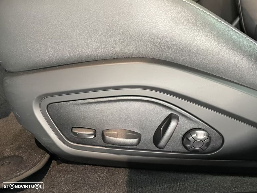 Porsche Taycan Sport Turismo - 14