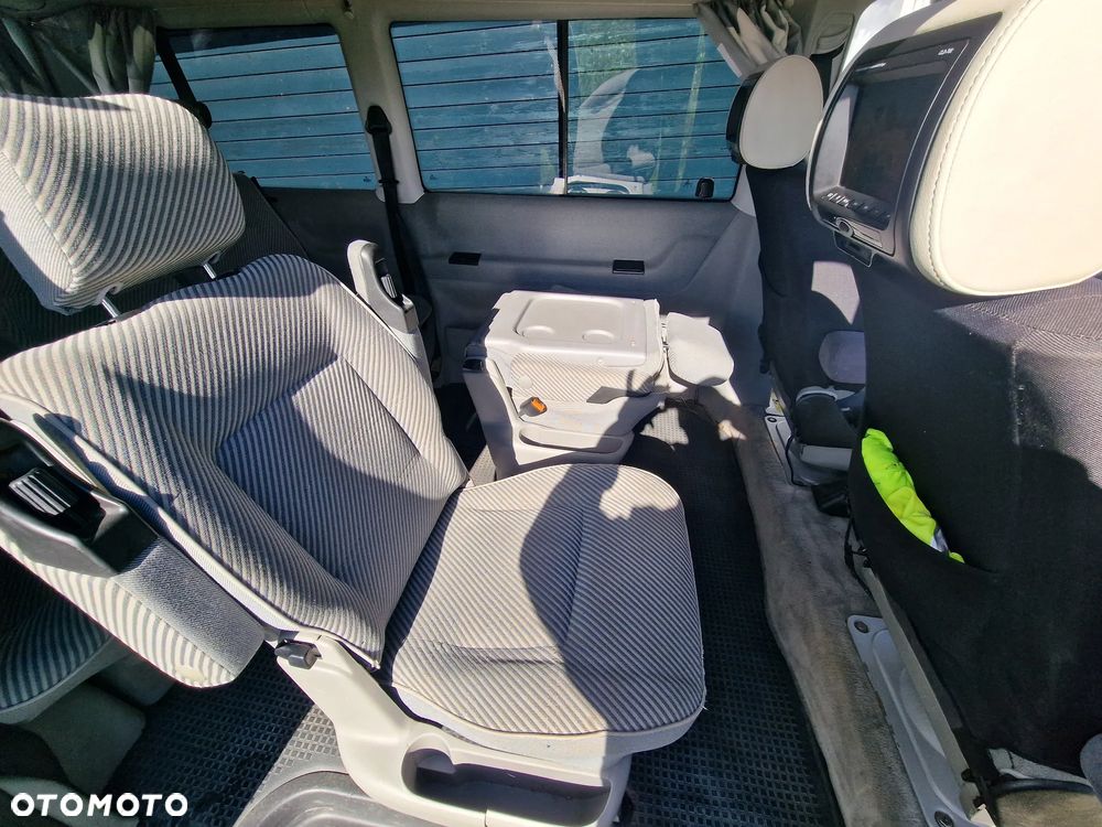 Volkswagen Caravelle GL - 27