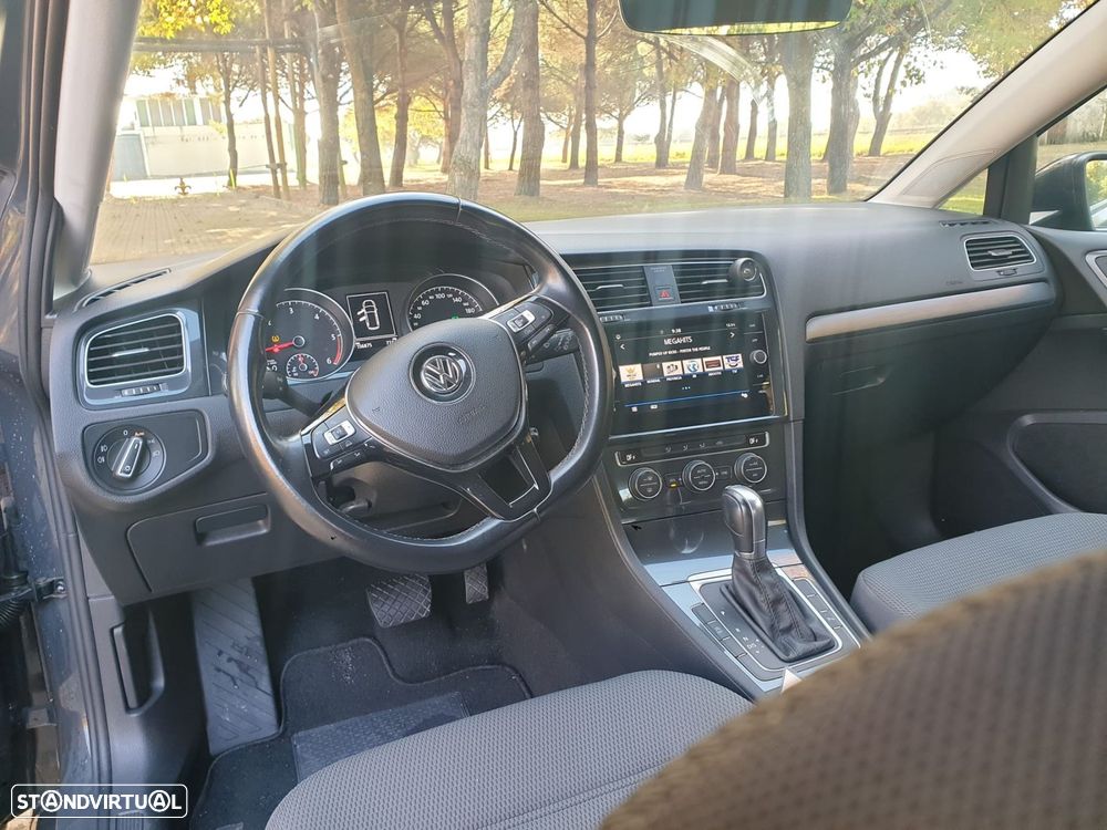 VW Golf Variant 1.6 TDi Confortline DSG - 14