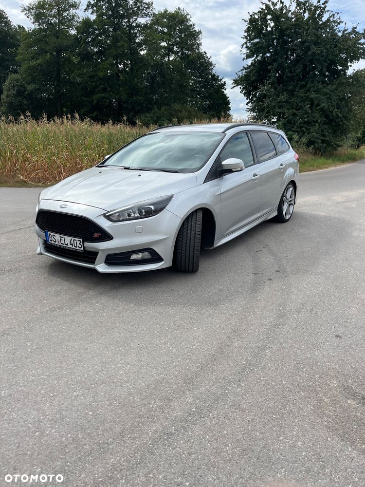 Ford Focus 2.0 EcoBoost ST - 2