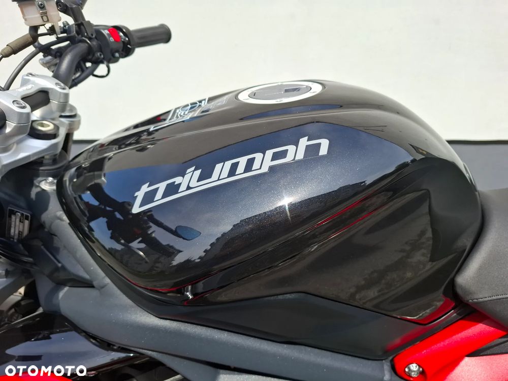 Triumph Street Triple - 37
