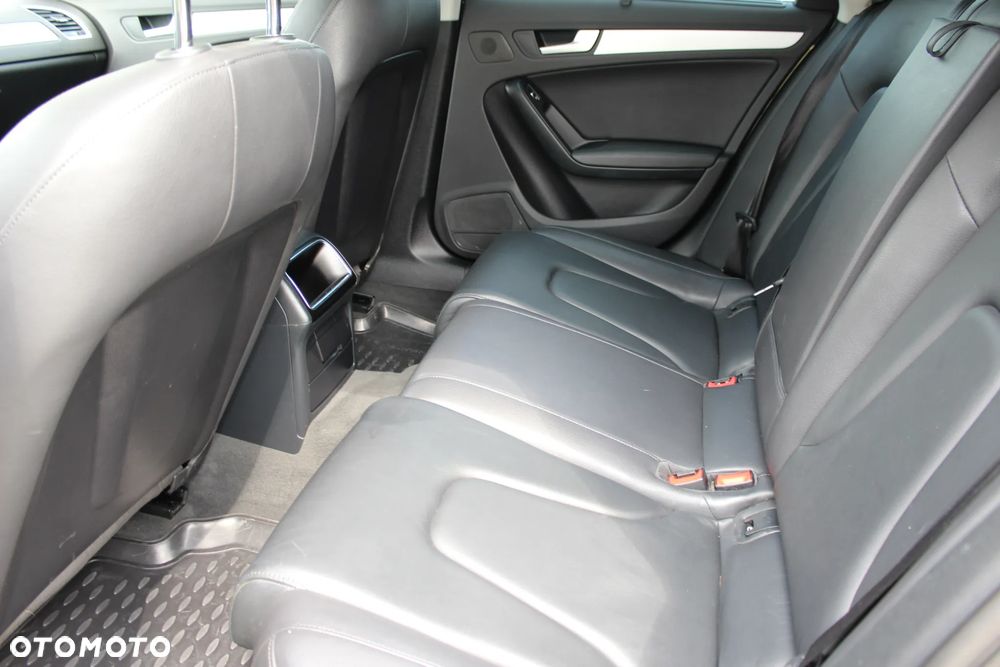 Audi A4 Avant 2.0 TDI DPF clean diesel Attraction - 11