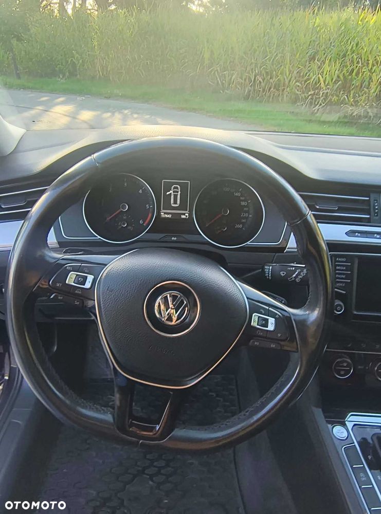 Volkswagen Passat - 7