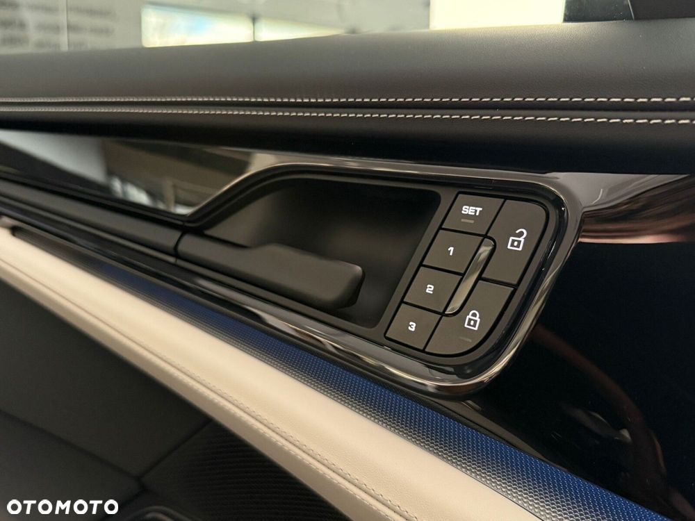 Porsche Panamera - 11