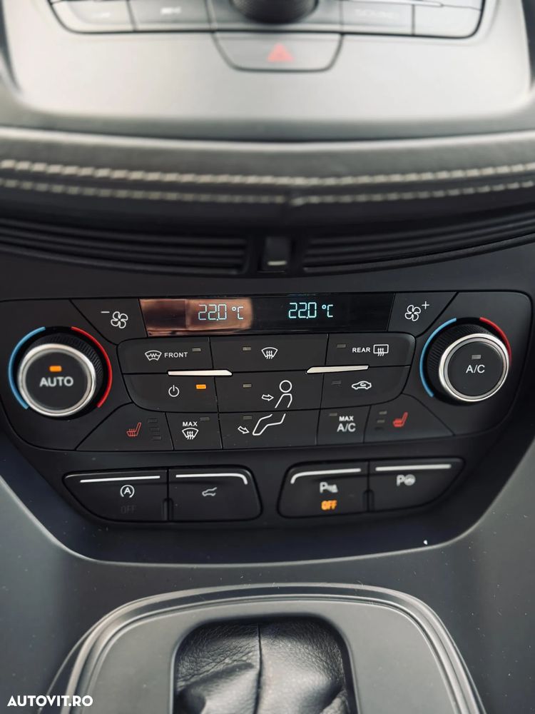 Ford Kuga 2.0 TDCi 4x4 Aut. Vignale - 22