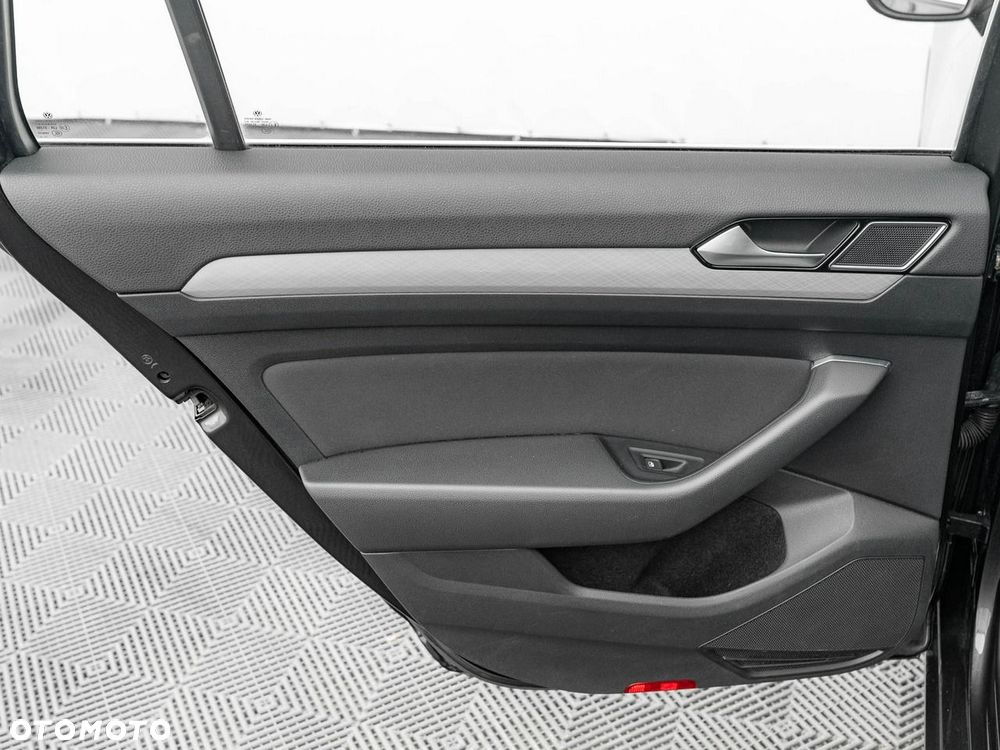 Volkswagen Passat - 22