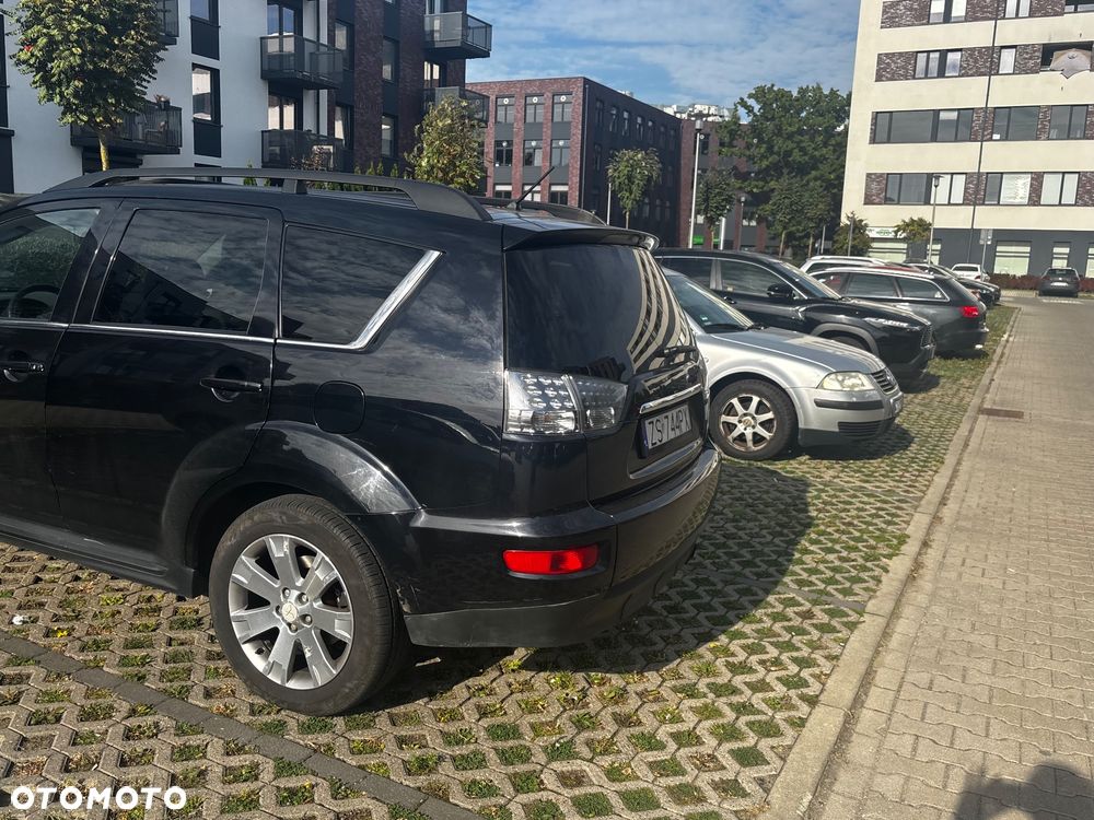 Mitsubishi Outlander 2.0 DID Instyle NAVI - 5