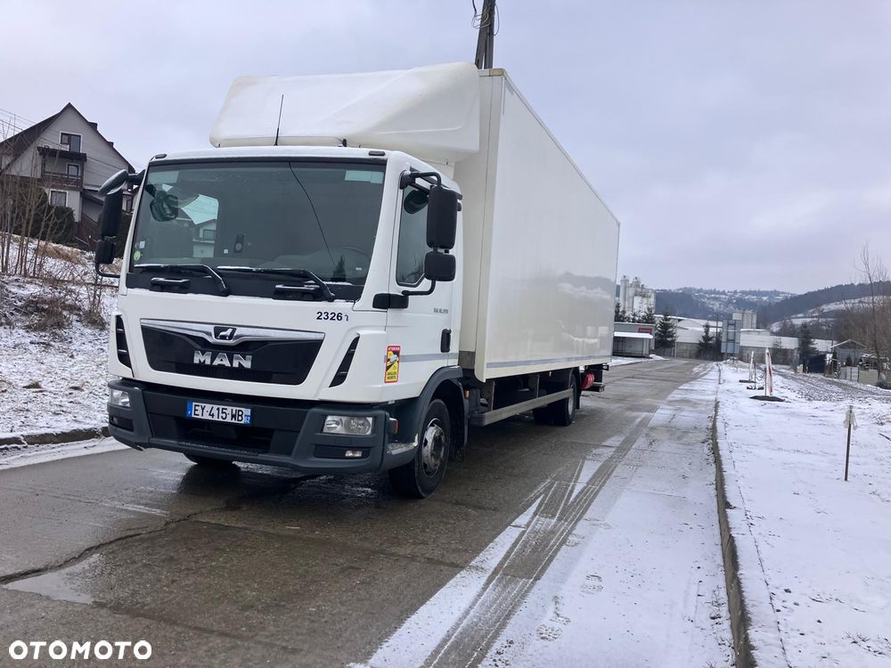 MAN TGL 12.220  kurierka kontener - 2