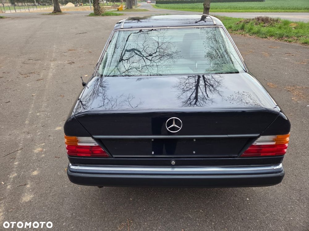 Mercedes-Benz W124 (1984-1993) - 11