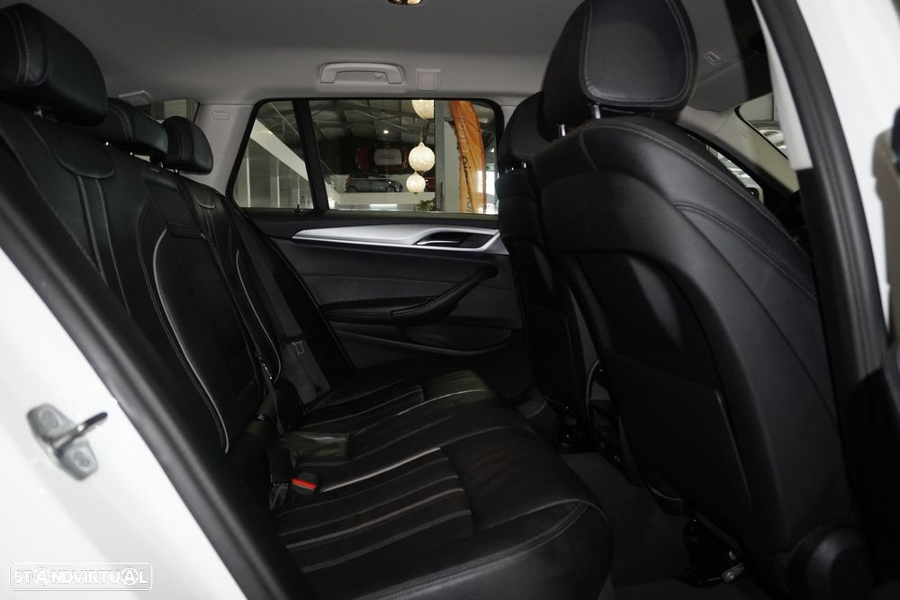 BMW 520 e Line Luxury - 11