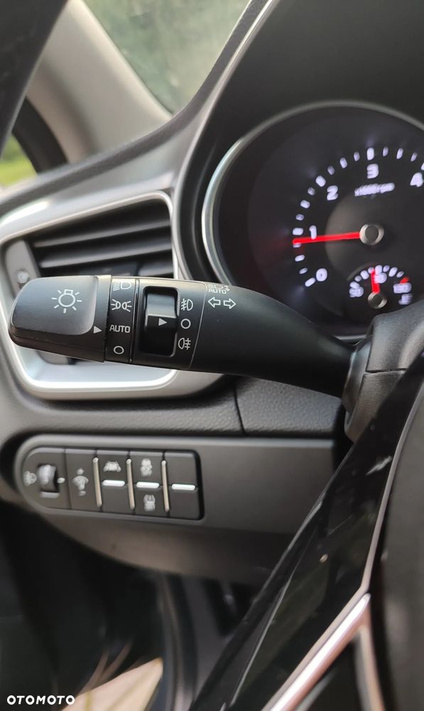 Kia Ceed 1.6 CRDi SCR M - 31