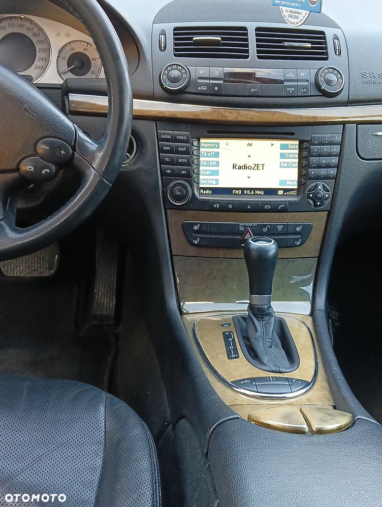 Mercedes-Benz Klasa E - 16