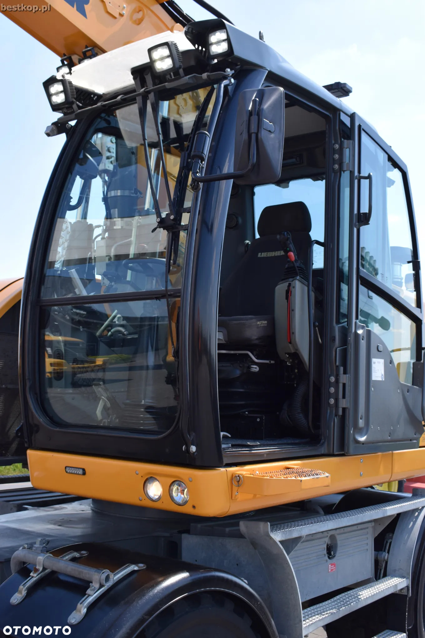 Liebherr A914 Compact Litronic - 25